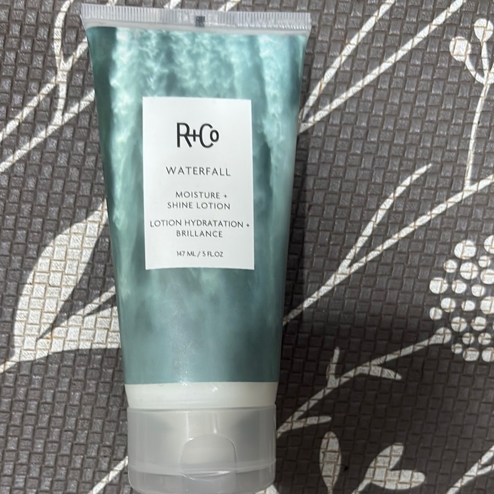 R+Co Waterfall new and sealed